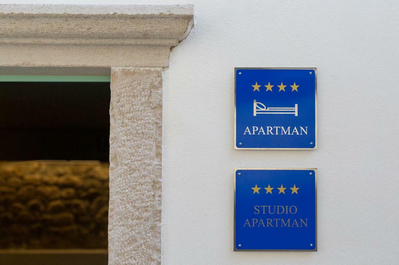 Apartments Bastinica クルク エクステリア 写真